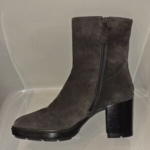 Aquatalia Weatherproof Dark Gray Suede Heeled Boots